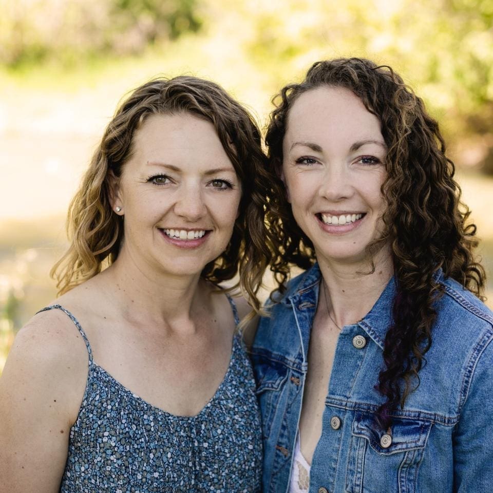 A photo of the two female founders of SewTites: Jessica Drain and her sister Jamie.